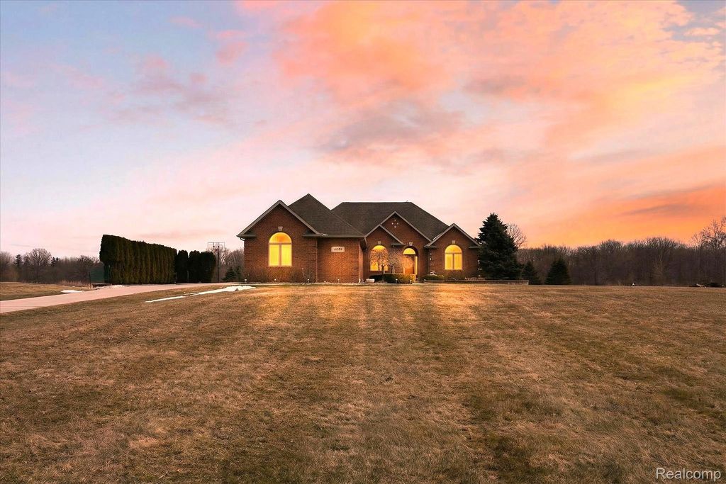 5585 Leah Lane, Almont Township, MI 48003