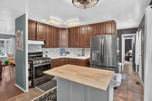 4122 Manor Drive, South Bend, IN 46614