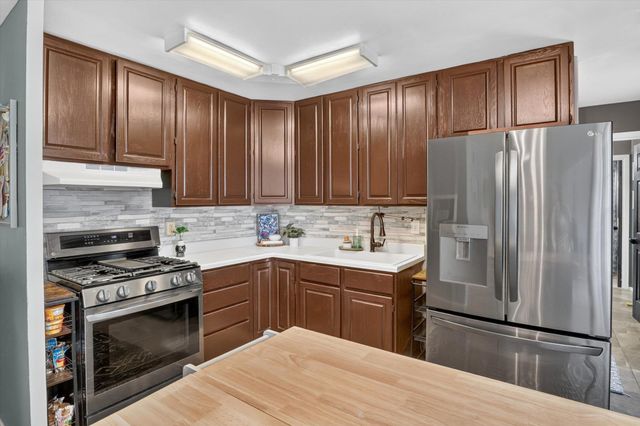 4122 Manor Drive, South Bend, IN 46614