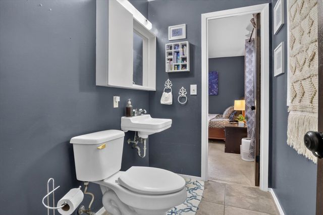4122 Manor Drive, South Bend, IN 46614