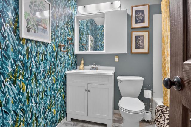 4122 Manor Drive, South Bend, IN 46614