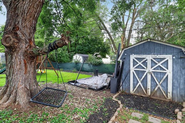 4122 Manor Drive, South Bend, IN 46614