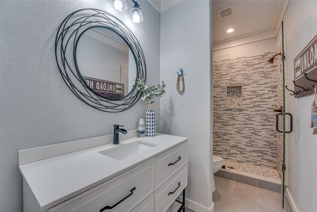 5523 Lakeshore Court, Log Cabin, TX 75148