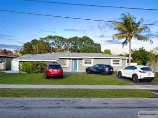 18901 NW 28th Place, Miami Gardens, FL 33056