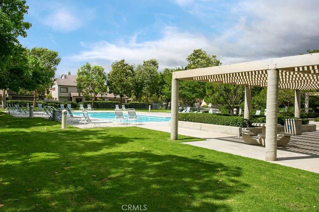 89 GREENFIELD 64, Irvine, CA 92614