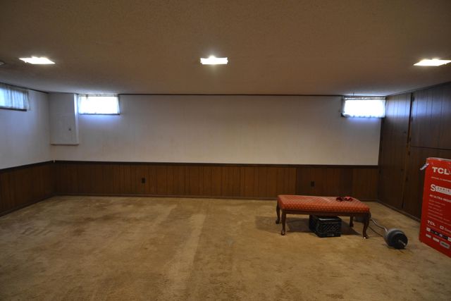 713 E Meadowlark Circle, Springfield, MO 65810