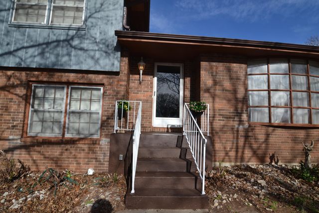 713 E Meadowlark Circle, Springfield, MO 65810