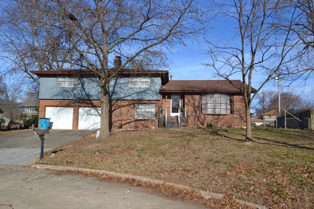713 E Meadowlark Circle, Springfield, MO 65810