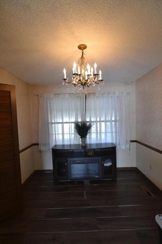 713 E Meadowlark Circle, Springfield, MO 65810