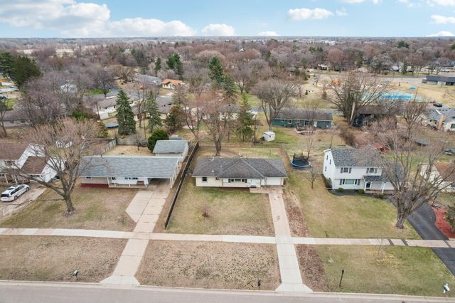 11749 Crooked Lake Boulevard NW, Coon Rapids, MN 55433