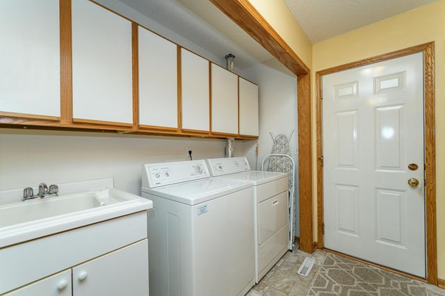 2843 Century Court NE, Rochester, MN 55906