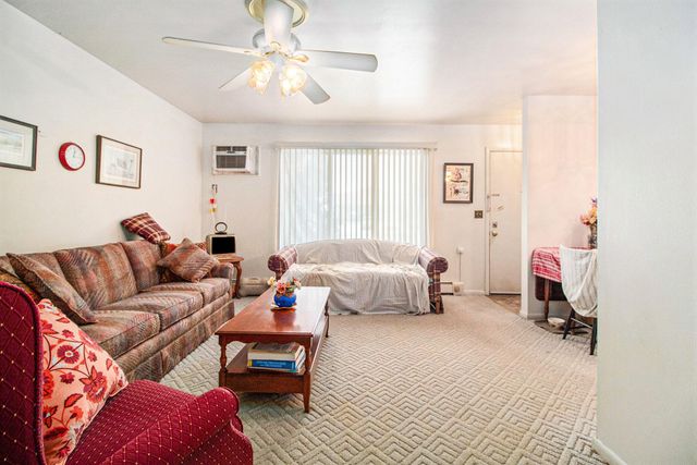 25204 Franklin Terrace Terrace 6, South Lyon City, MI 48178