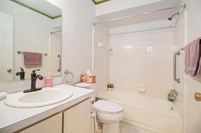 25204 Franklin Terrace Terrace 6, South Lyon City, MI 48178