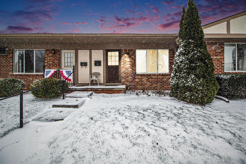 25204 Franklin Terrace Terrace 6, South Lyon City, MI 48178