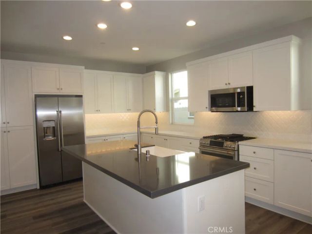 123 Hideaway Loop, Mission Viejo, CA 92692