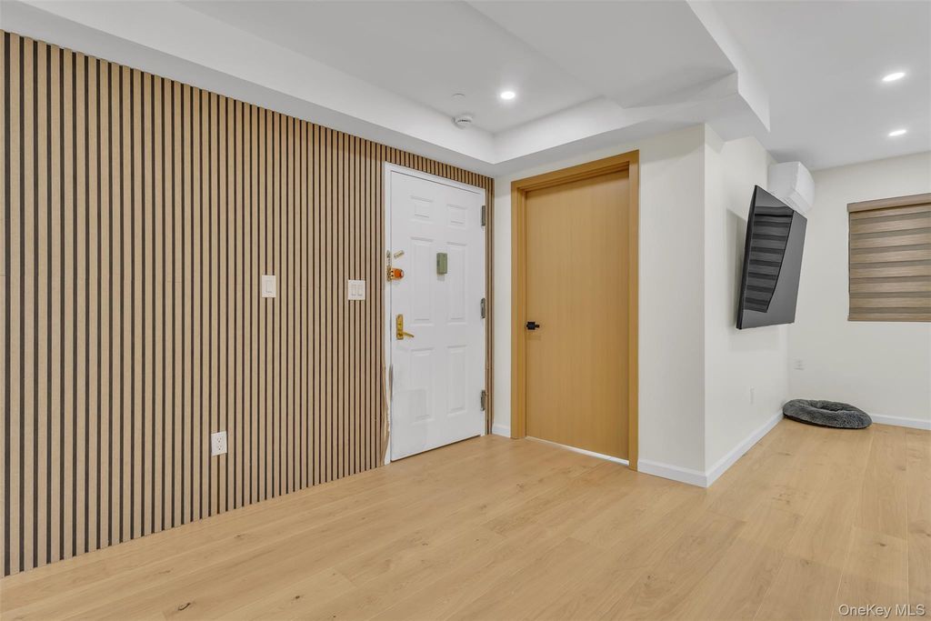 7119 162nd Street 4E, Fresh Meadows, NY 11365 — photo 3