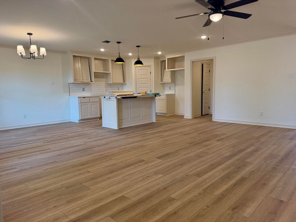 Image 2 of property listing at 1726 Beacon Street, San Angelo, TX 76903
