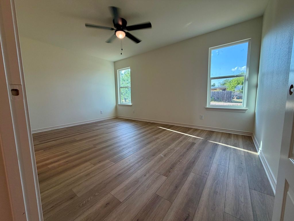 Image 5 of property listing at 1726 Beacon Street, San Angelo, TX 76903