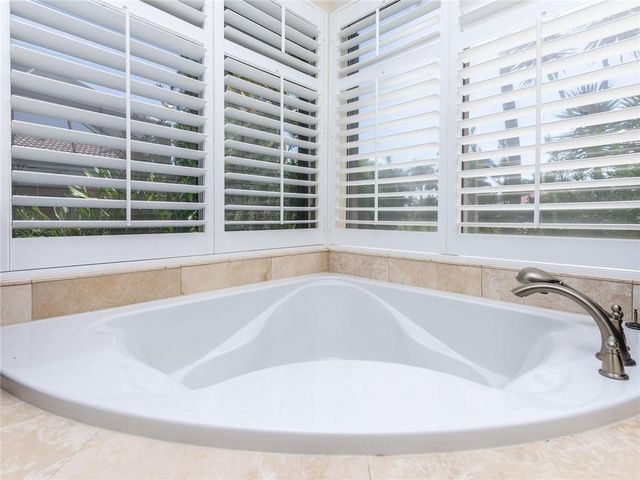 1230 Fairfax Court, Weston, FL 33326