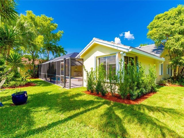 1230 Fairfax Court, Weston, FL 33326