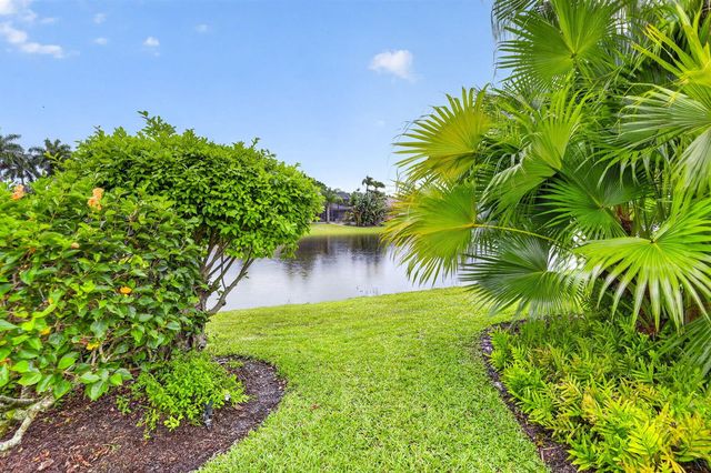 1230 Fairfax Court, Weston, FL 33326