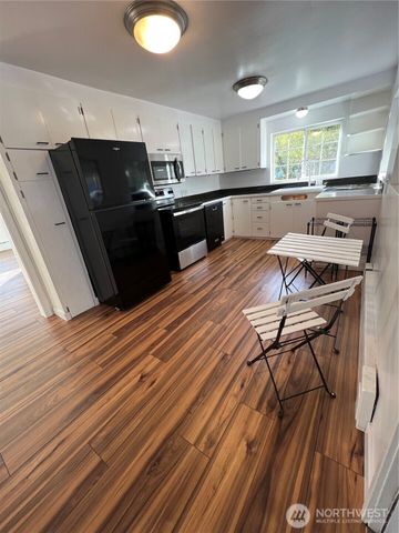 20326 SE 24 Street, Sammamish, WA 98075