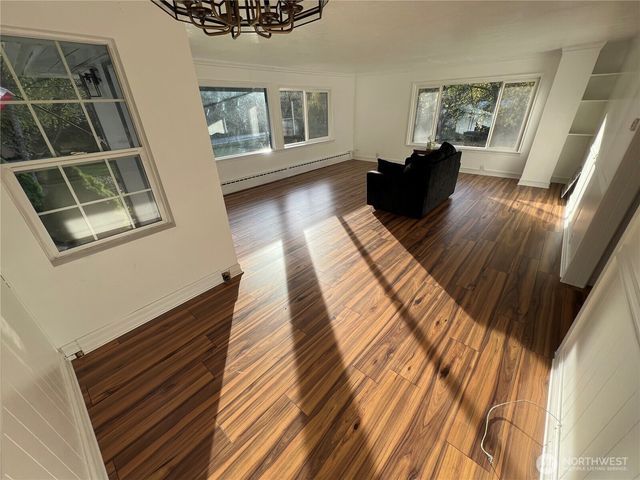 20326 SE 24 Street, Sammamish, WA 98075