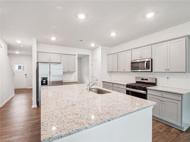 101 Gallop WAY, Yorktown, VA 23690