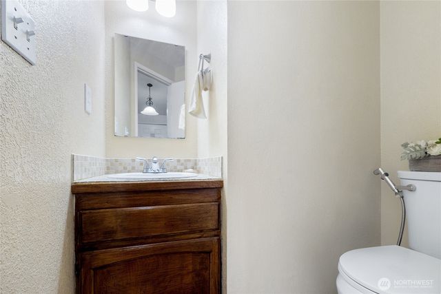 309 White River Drive, Pacific, WA 98047