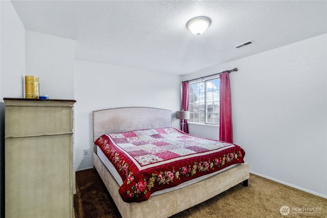 309 White River Drive, Pacific, WA 98047