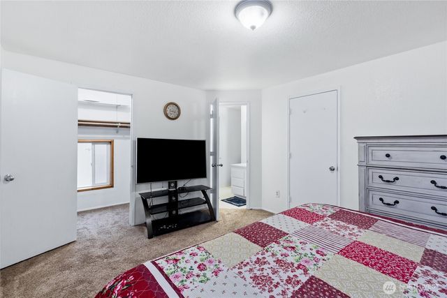 309 White River Drive, Pacific, WA 98047