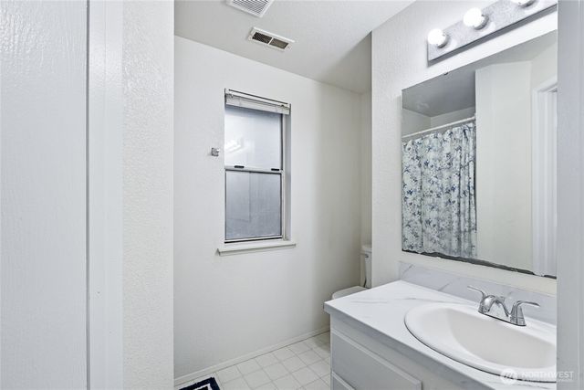 309 White River Drive, Pacific, WA 98047