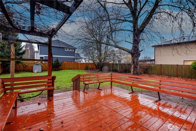 309 White River Drive, Pacific, WA 98047