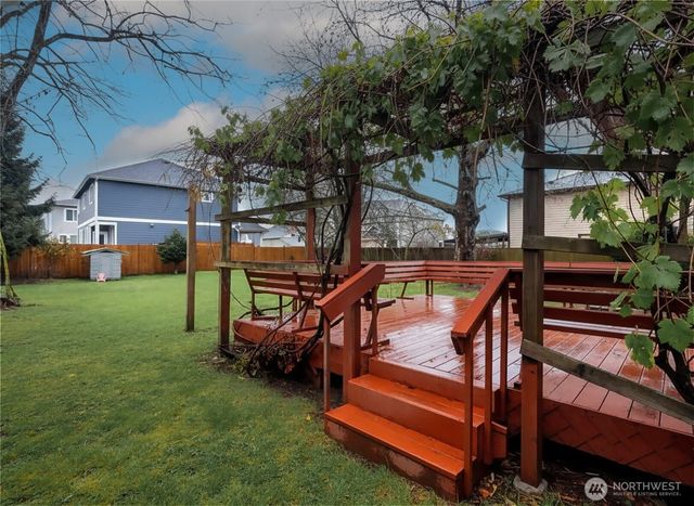 309 White River Drive, Pacific, WA 98047