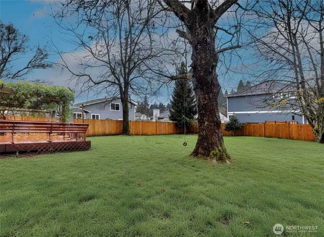 309 White River Drive, Pacific, WA 98047