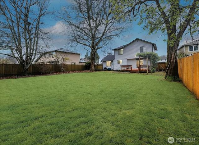 309 White River Drive, Pacific, WA 98047