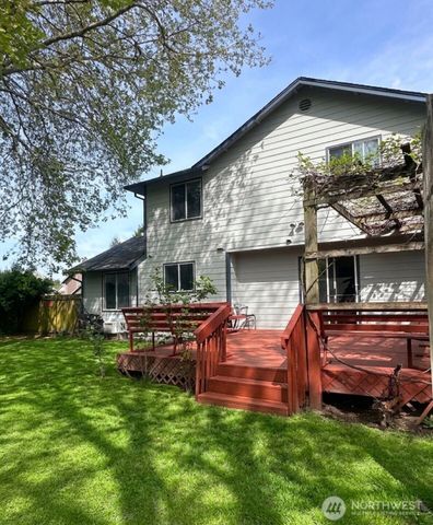 309 White River Drive, Pacific, WA 98047