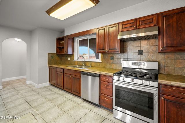 317 OLIVIA Circle, El Paso, TX 79912