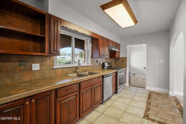 317 OLIVIA Circle, El Paso, TX 79912