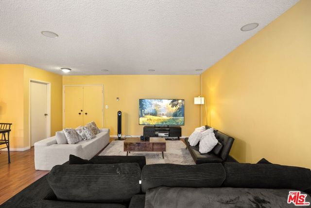 5625 Windsor Way 211, Culver City, CA 90230