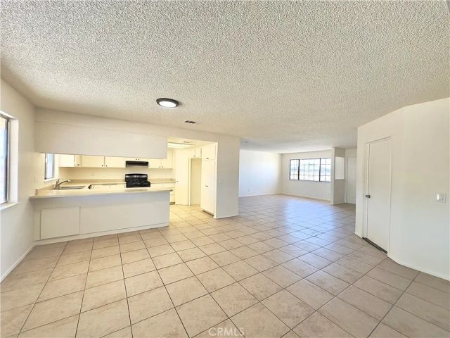 22311 Thunderbird Road, Apple Valley, CA 92307