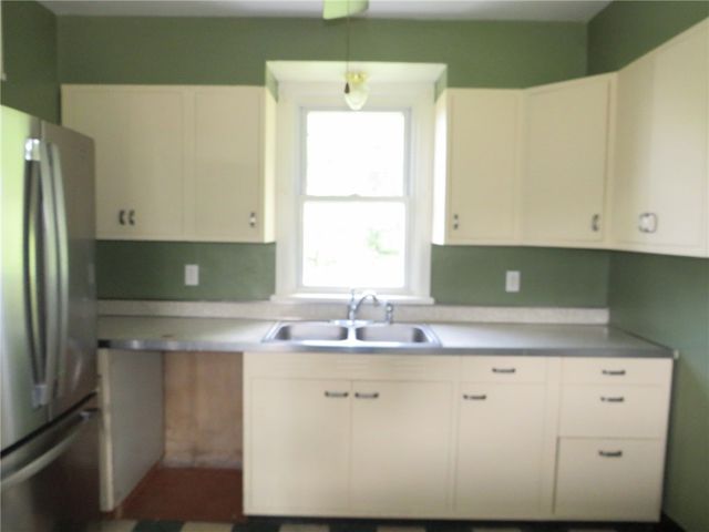 127 Maple St, Rochester Twp, PA 15074