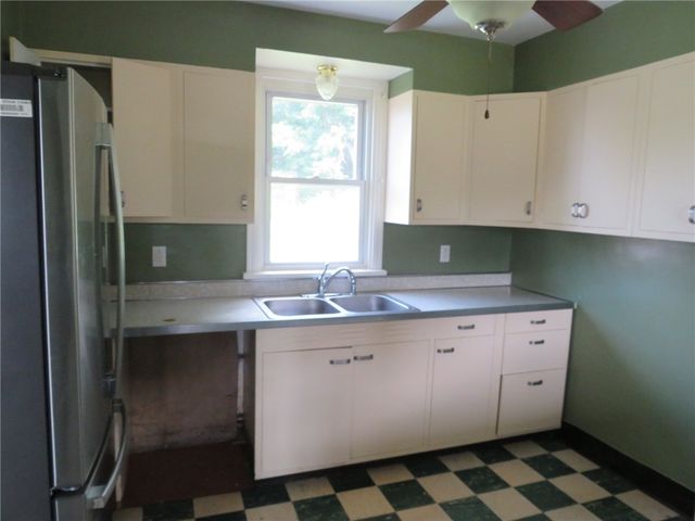127 Maple St, Rochester Twp, PA 15074
