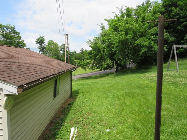 127 Maple St, Rochester Twp, PA 15074