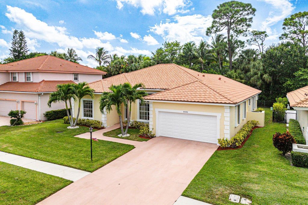 9043 Cypress Hollow Drive, Palm Beach Gardens, FL 33418