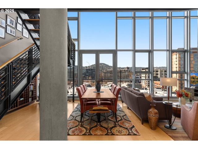 922 Nw 11TH Ave 806, Portland, OR 97209