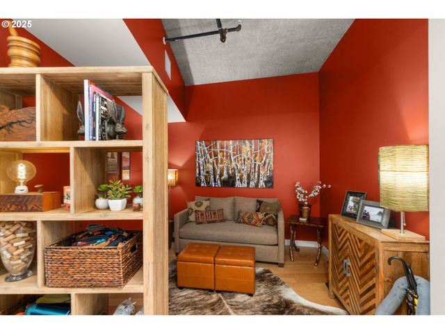 922 Nw 11TH Ave 806, Portland, OR 97209