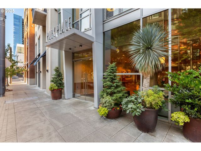 922 Nw 11TH Ave 806, Portland, OR 97209