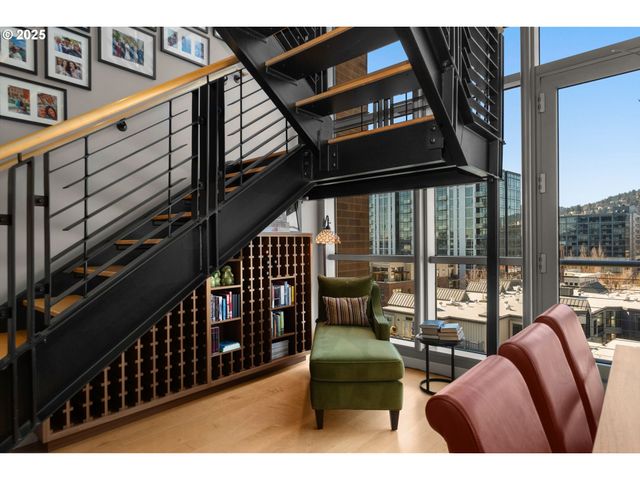 922 Nw 11TH Ave 806, Portland, OR 97209