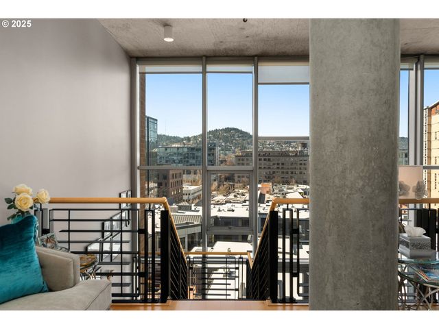 922 Nw 11TH Ave 806, Portland, OR 97209